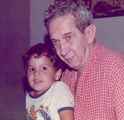 foto da década de 70, com o neto ANdré