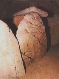 o dólmen de Santa Cruz